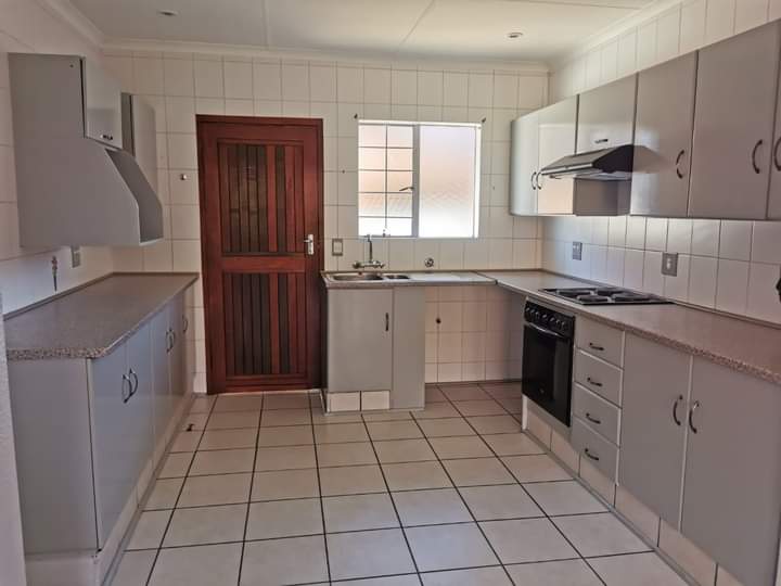 2 Bedroom Property for Sale in Sonneveld Gauteng