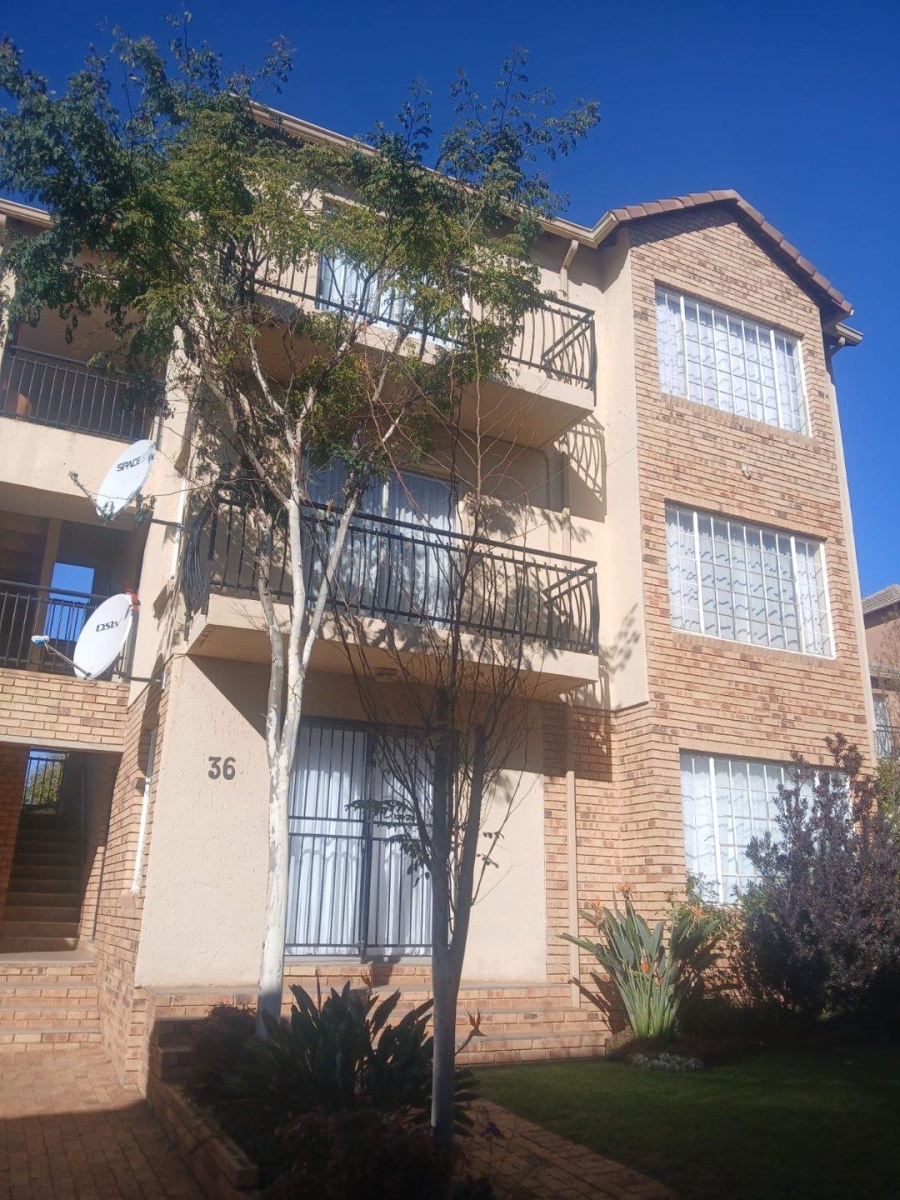 To Let 2 Bedroom Property for Rent in Rangeview Gauteng