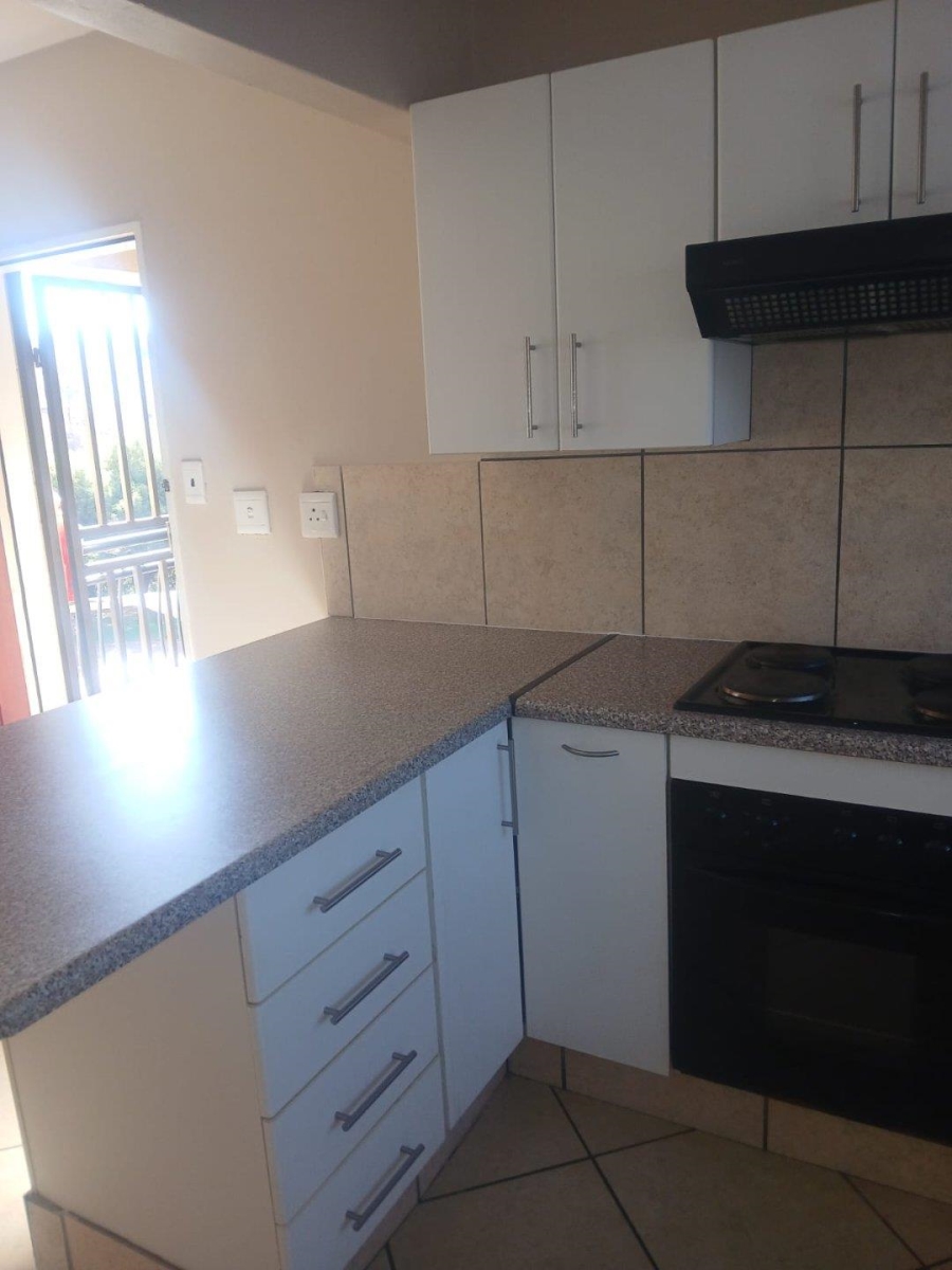 To Let 2 Bedroom Property for Rent in Rangeview Gauteng