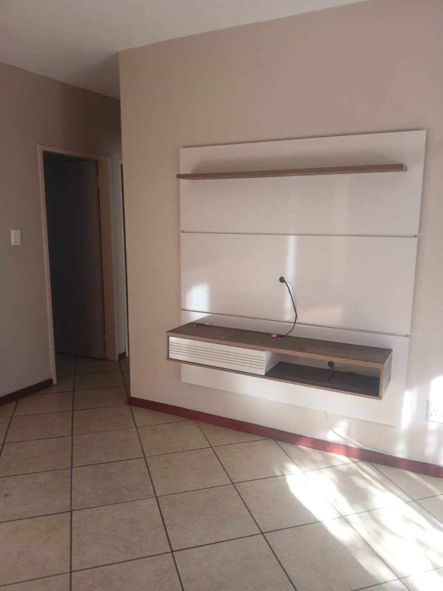 To Let 2 Bedroom Property for Rent in Rangeview Gauteng