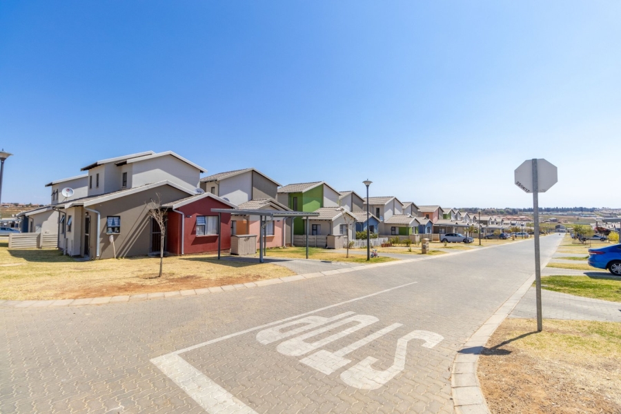 To Let 3 Bedroom Property for Rent in Noordwyk Gauteng