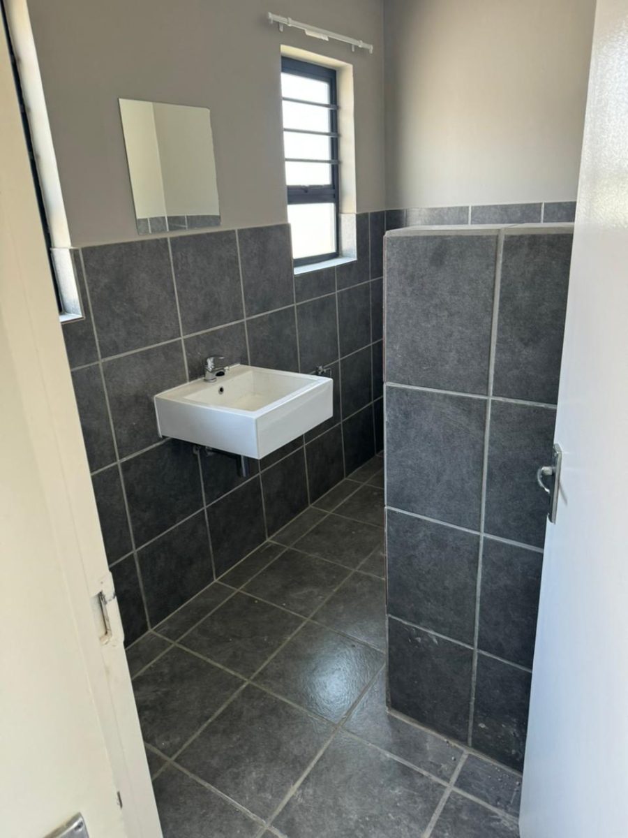 To Let 3 Bedroom Property for Rent in Noordwyk Gauteng