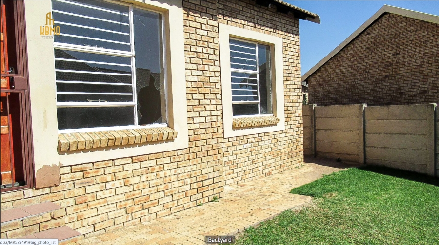 2 Bedroom Property for Sale in Olievenhoutbosch Gauteng