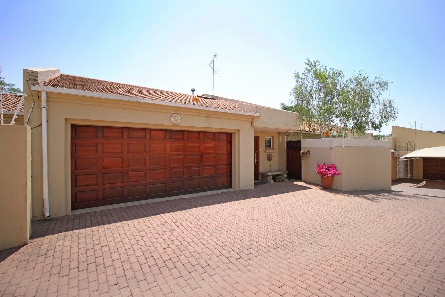 3 Bedroom Property for Sale in Oaklands Gauteng