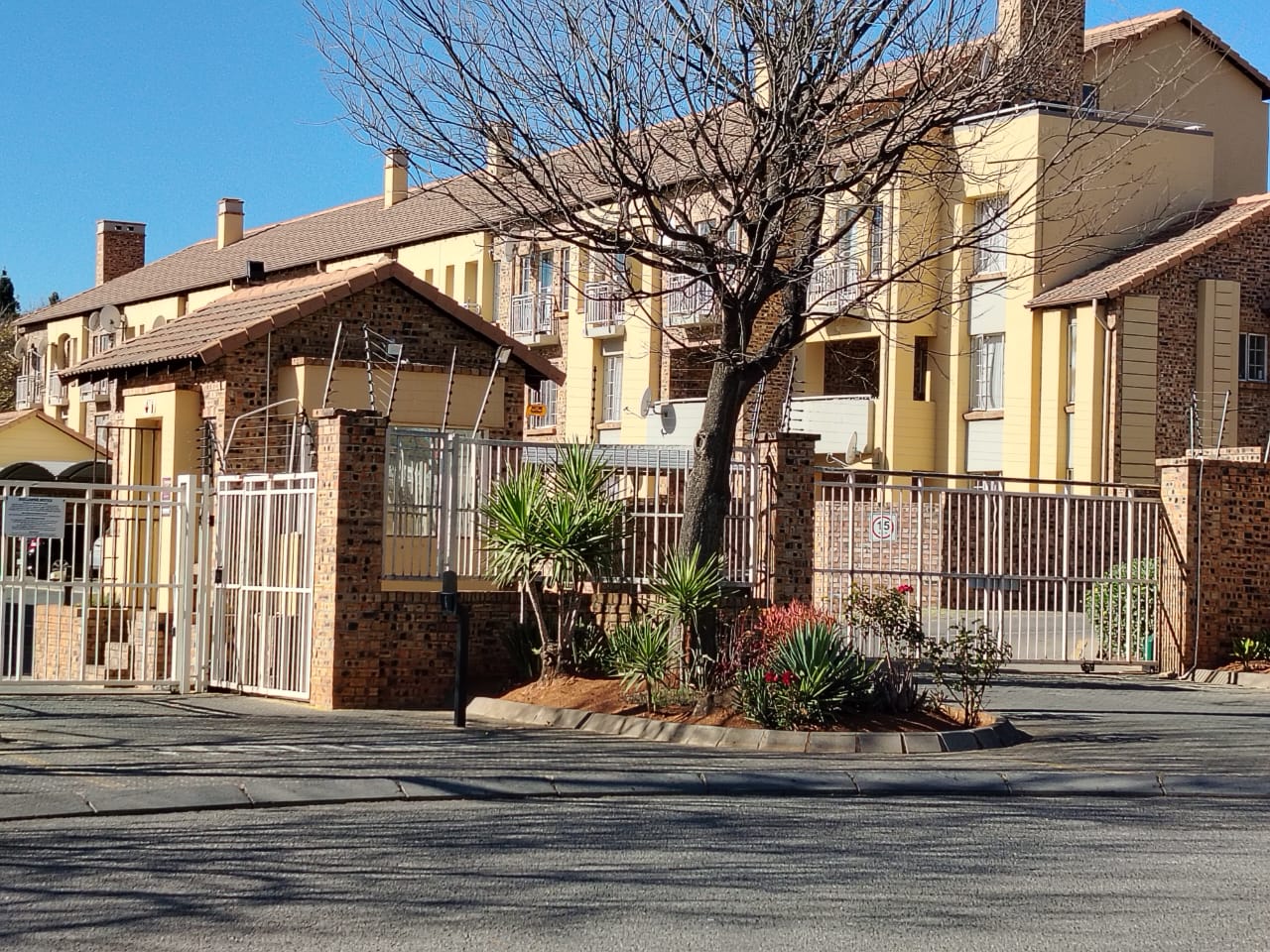 1 Bedroom Property for Sale in Halfway Gardens Gauteng