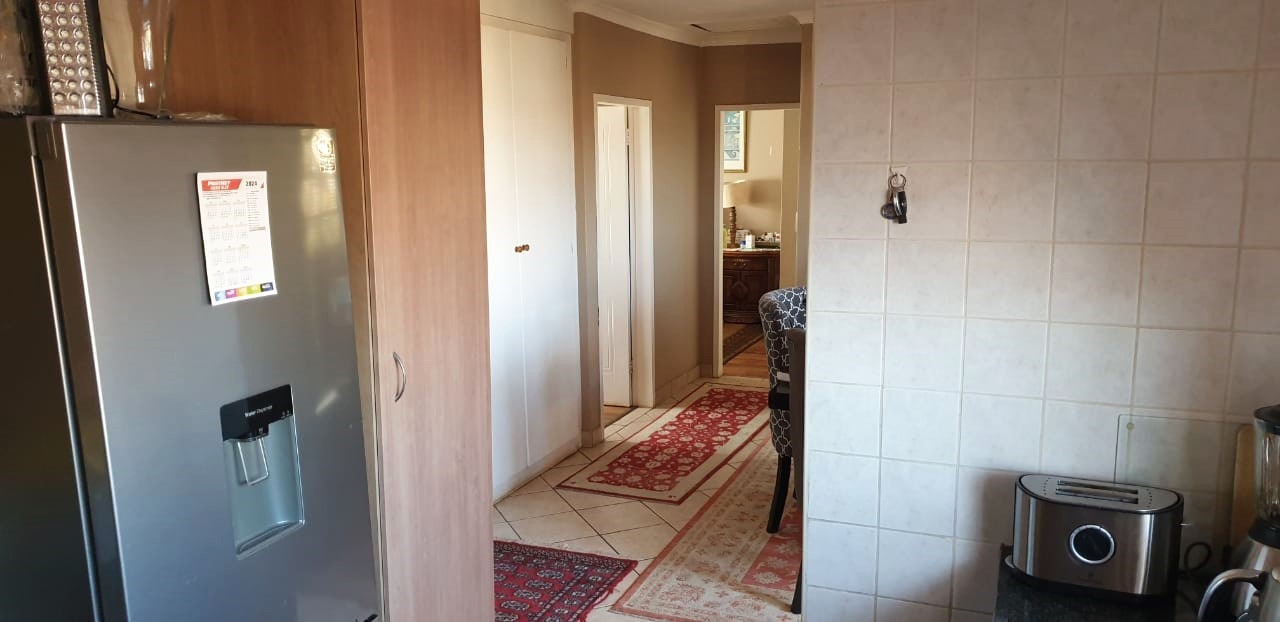 To Let 2 Bedroom Property for Rent in The Wilds Gauteng