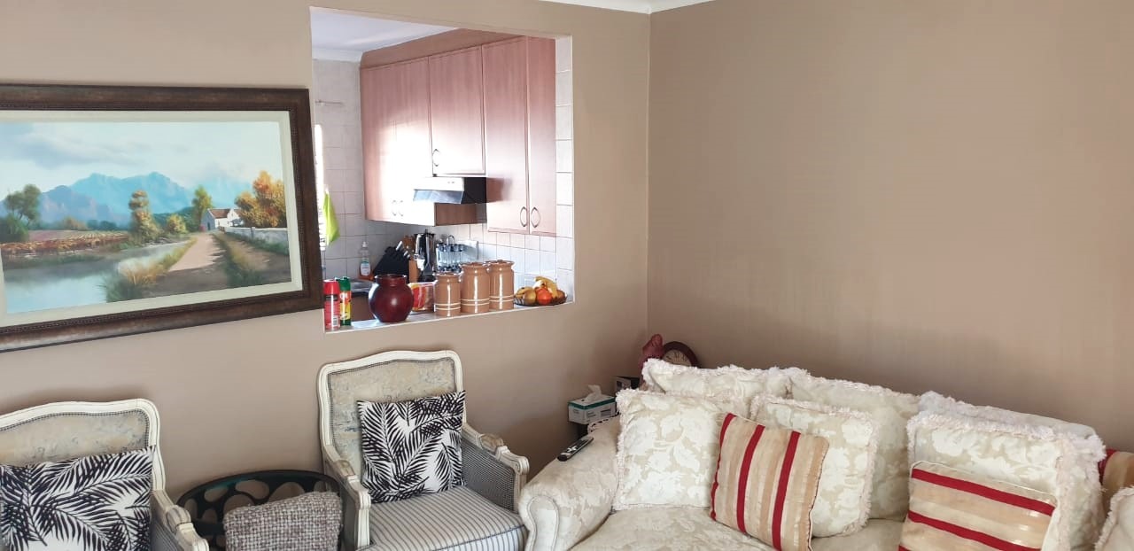 To Let 2 Bedroom Property for Rent in The Wilds Gauteng