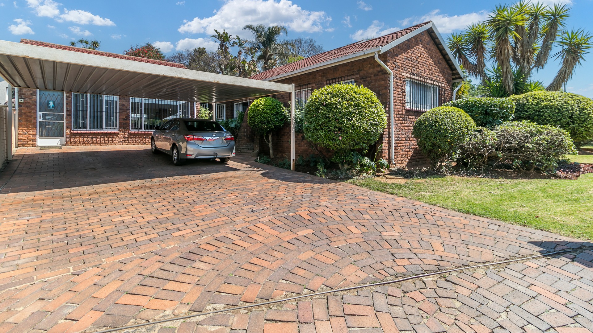 4 Bedroom Property for Sale in Northcliff Gauteng