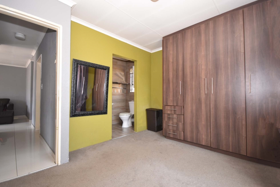 3 Bedroom Property for Sale in Bloubosrand Gauteng