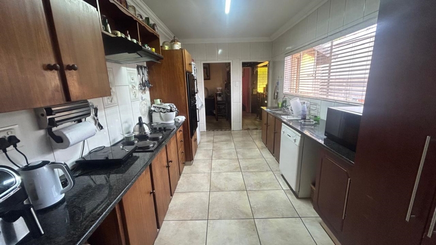 3 Bedroom Property for Sale in Bardene Gauteng