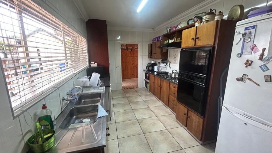 3 Bedroom Property for Sale in Bardene Gauteng