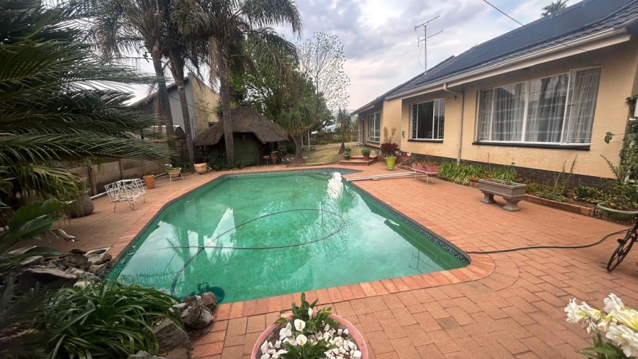 3 Bedroom Property for Sale in Bardene Gauteng