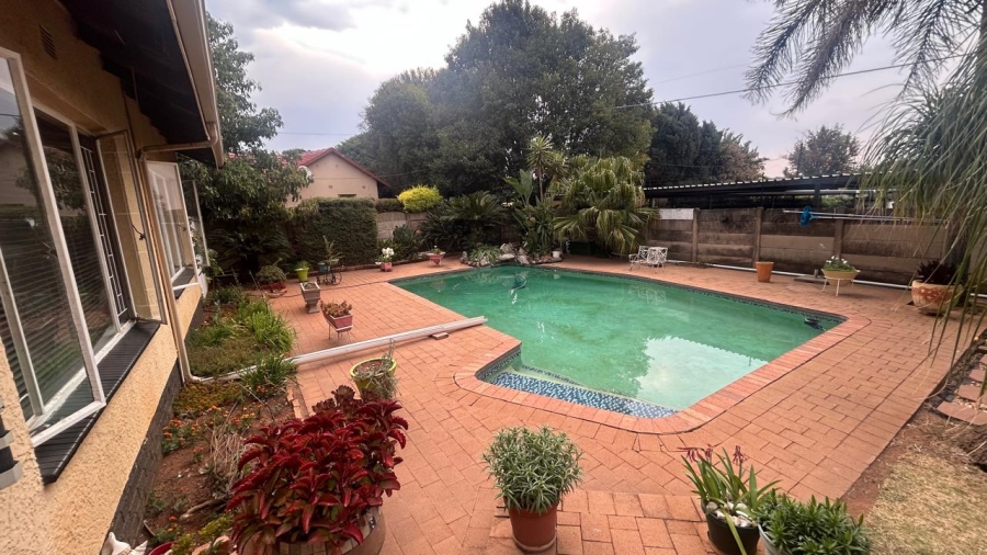 3 Bedroom Property for Sale in Bardene Gauteng