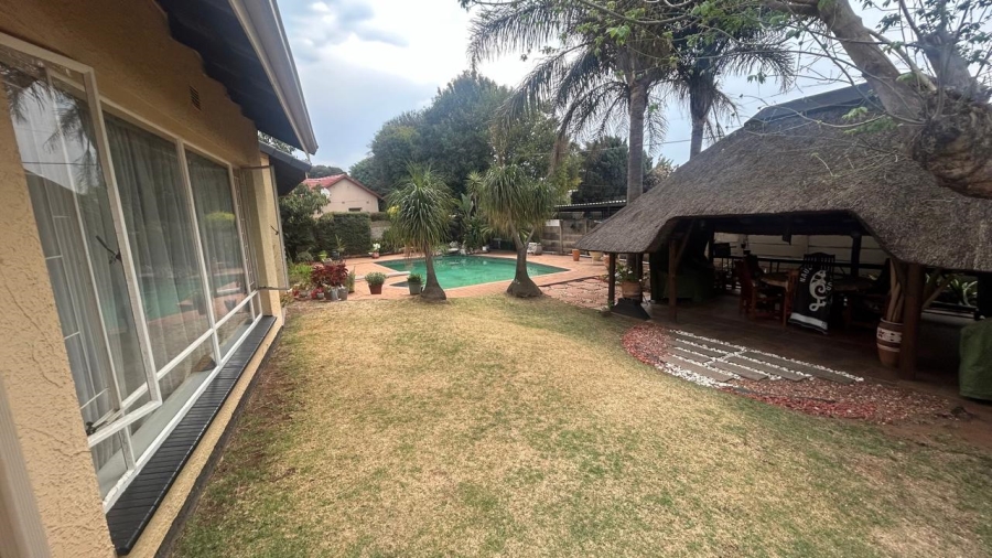 3 Bedroom Property for Sale in Bardene Gauteng