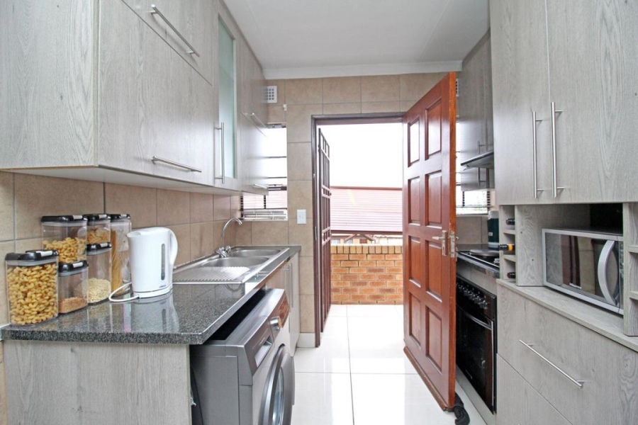 2 Bedroom Property for Sale in Thatch Hill Estate Gauteng