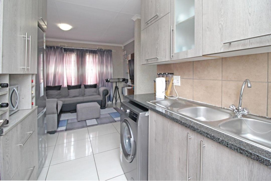 2 Bedroom Property for Sale in Thatch Hill Estate Gauteng