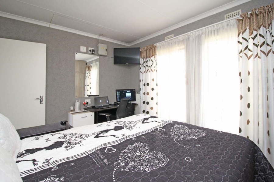 2 Bedroom Property for Sale in Thatch Hill Estate Gauteng