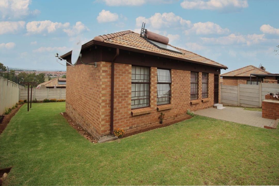 2 Bedroom Property for Sale in Thatch Hill Estate Gauteng