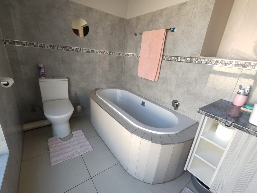 3 Bedroom Property for Sale in Ruimsig Country Estate Gauteng