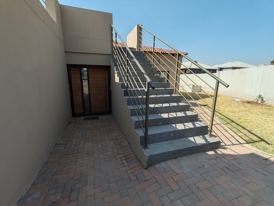 3 Bedroom Property for Sale in Ruimsig Country Estate Gauteng