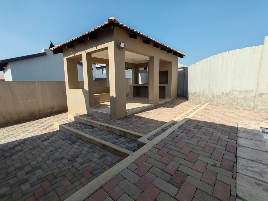 3 Bedroom Property for Sale in Ruimsig Country Estate Gauteng