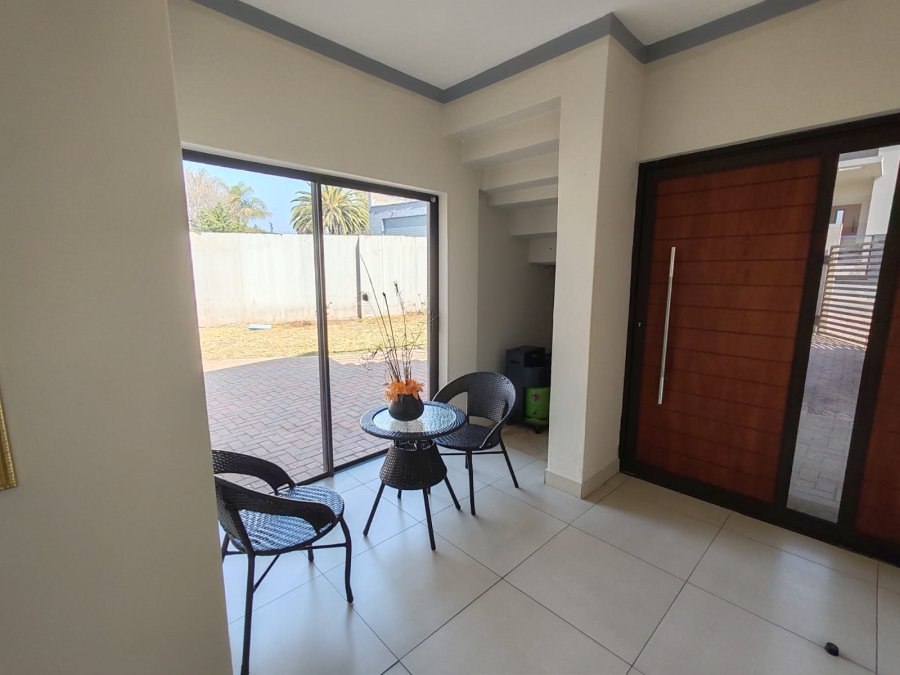 3 Bedroom Property for Sale in Ruimsig Country Estate Gauteng