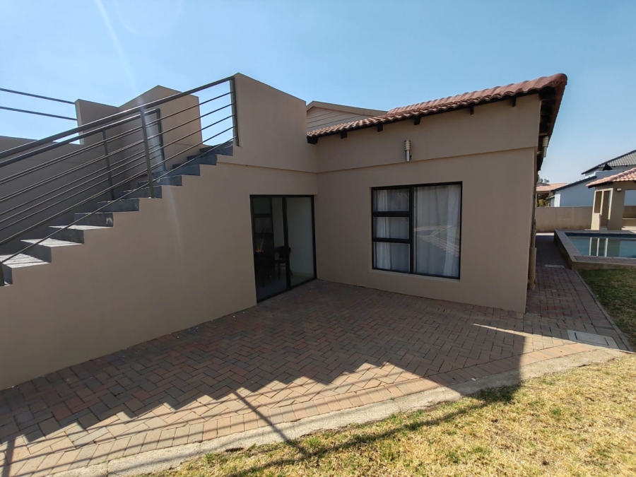 3 Bedroom Property for Sale in Ruimsig Country Estate Gauteng