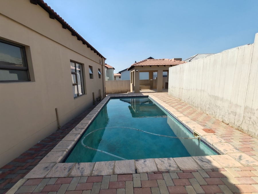 3 Bedroom Property for Sale in Ruimsig Country Estate Gauteng