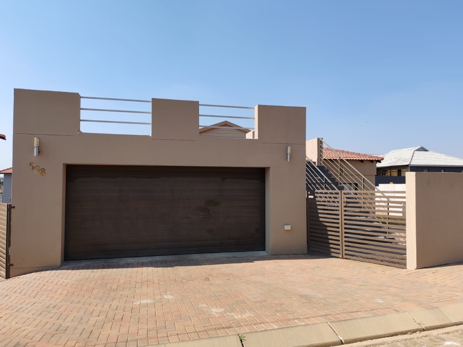 3 Bedroom Property for Sale in Ruimsig Country Estate Gauteng