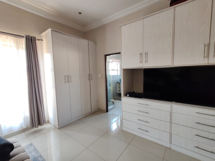 3 Bedroom Property for Sale in Ruimsig Country Estate Gauteng