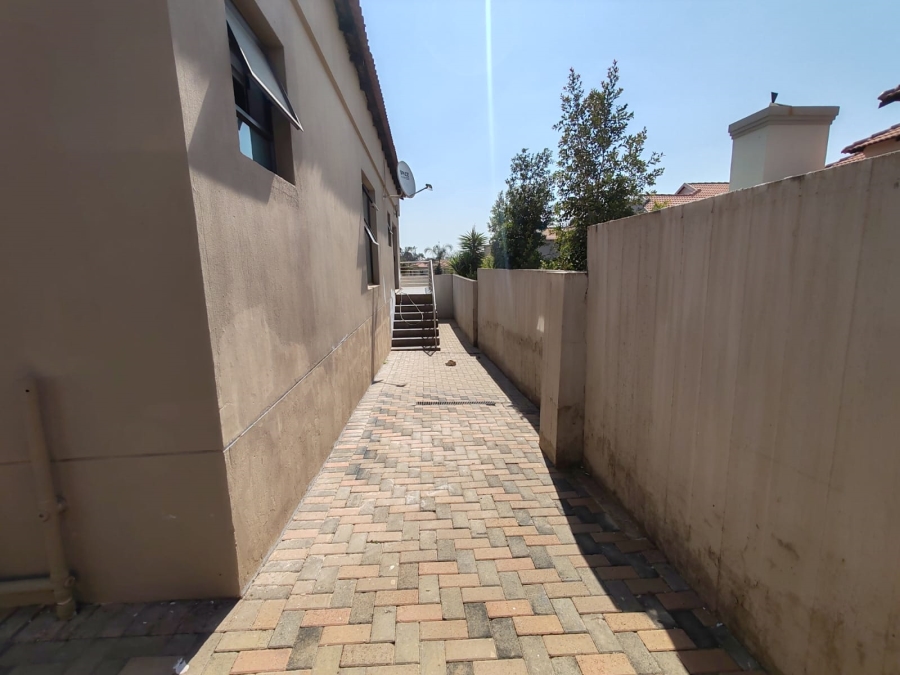 3 Bedroom Property for Sale in Ruimsig Country Estate Gauteng