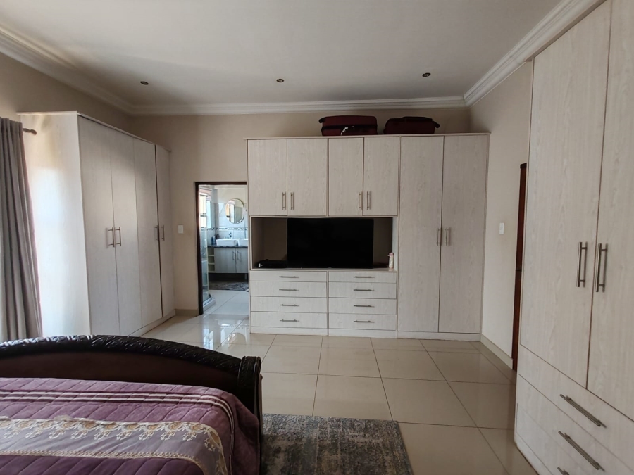 3 Bedroom Property for Sale in Ruimsig Country Estate Gauteng