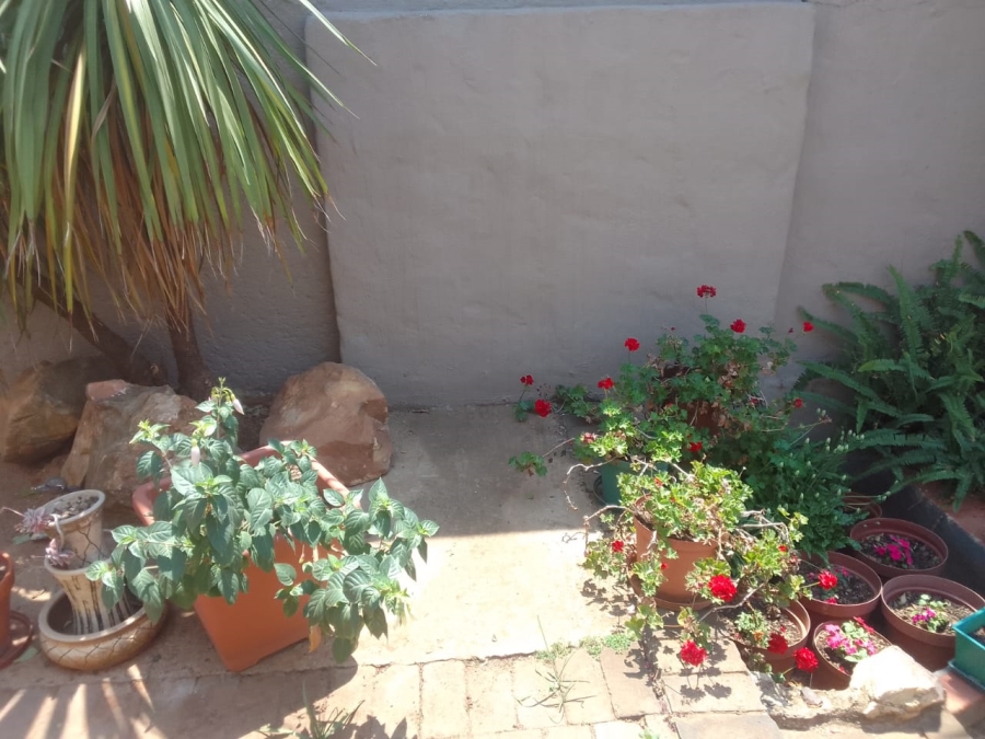 2 Bedroom Property for Sale in Rant En Dal Gauteng