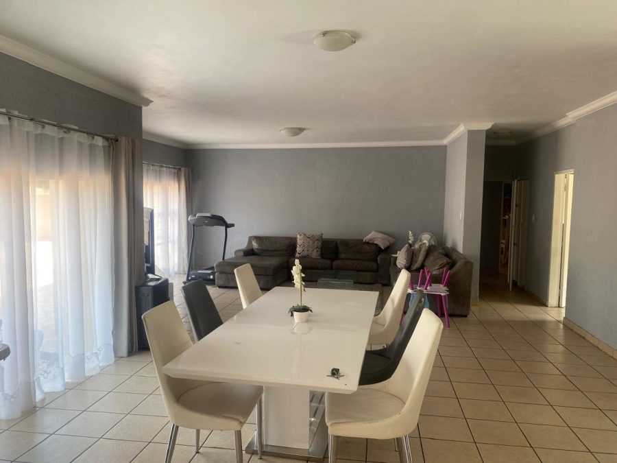 To Let 3 Bedroom Property for Rent in Oakdene Gauteng