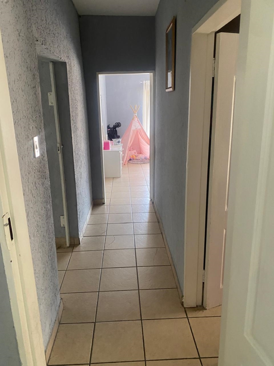 To Let 3 Bedroom Property for Rent in Oakdene Gauteng