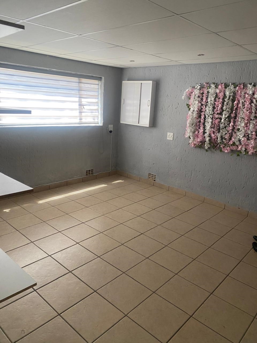 To Let 3 Bedroom Property for Rent in Oakdene Gauteng