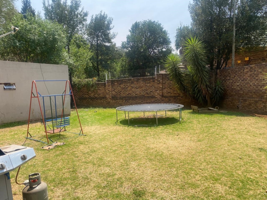 To Let 3 Bedroom Property for Rent in Oakdene Gauteng