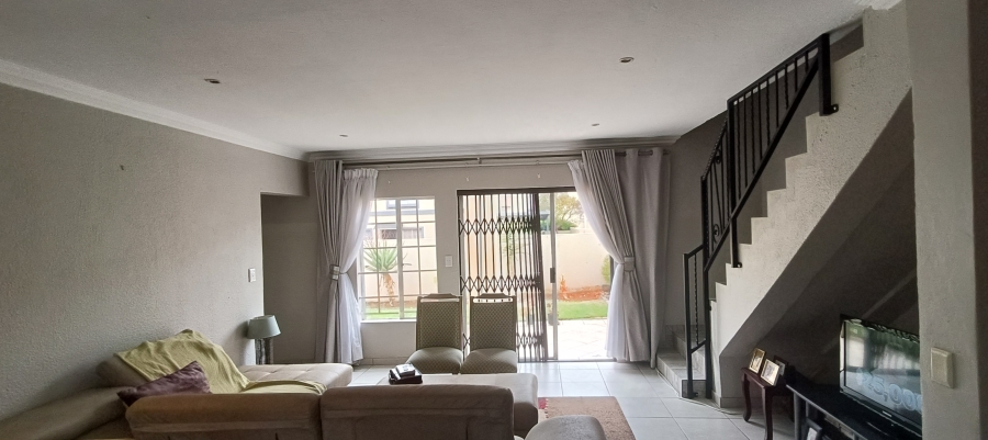 3 Bedroom Property for Sale in Annlin Gauteng