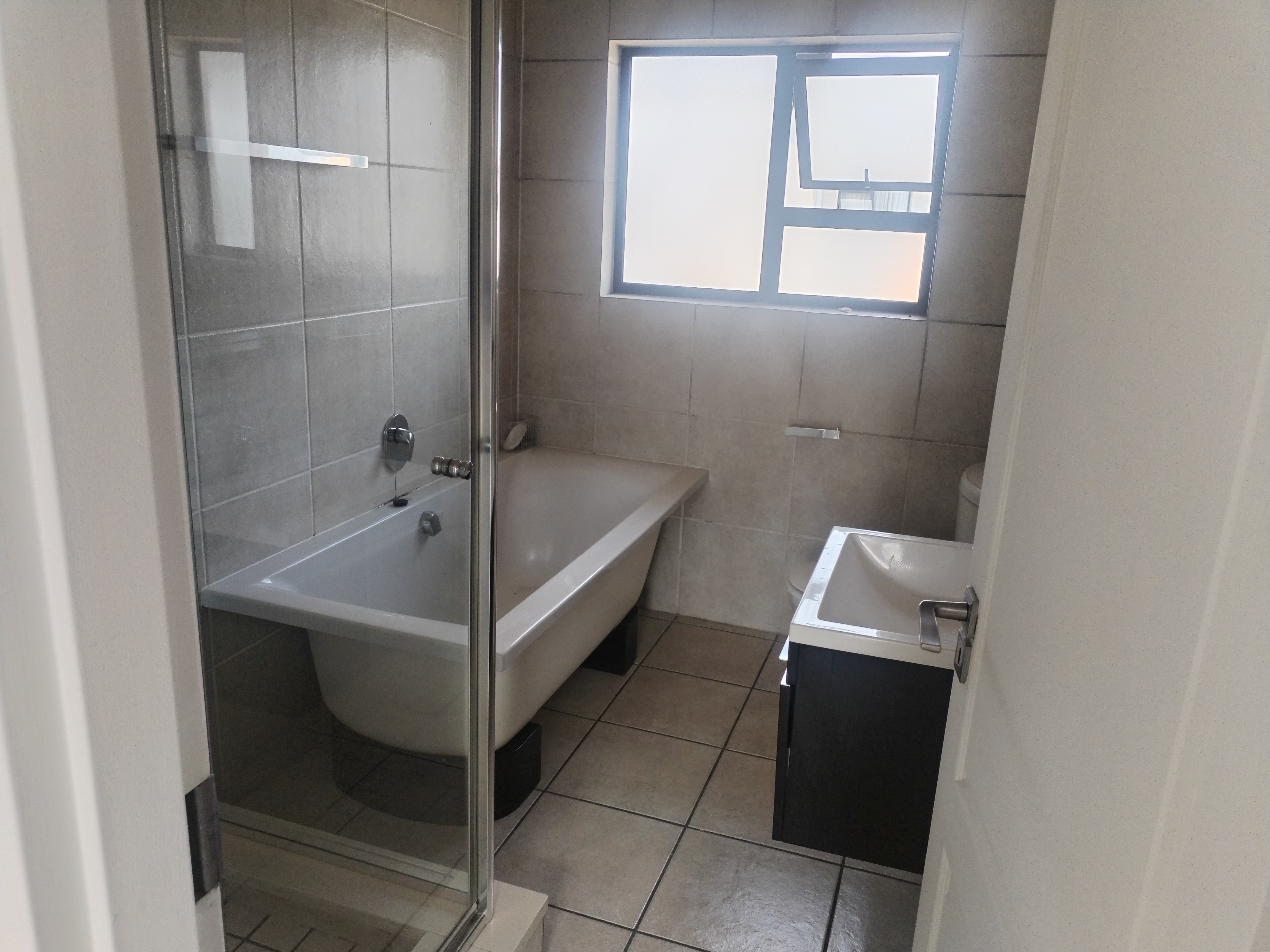 2 Bedroom Property for Sale in Greenstone Gate Gauteng