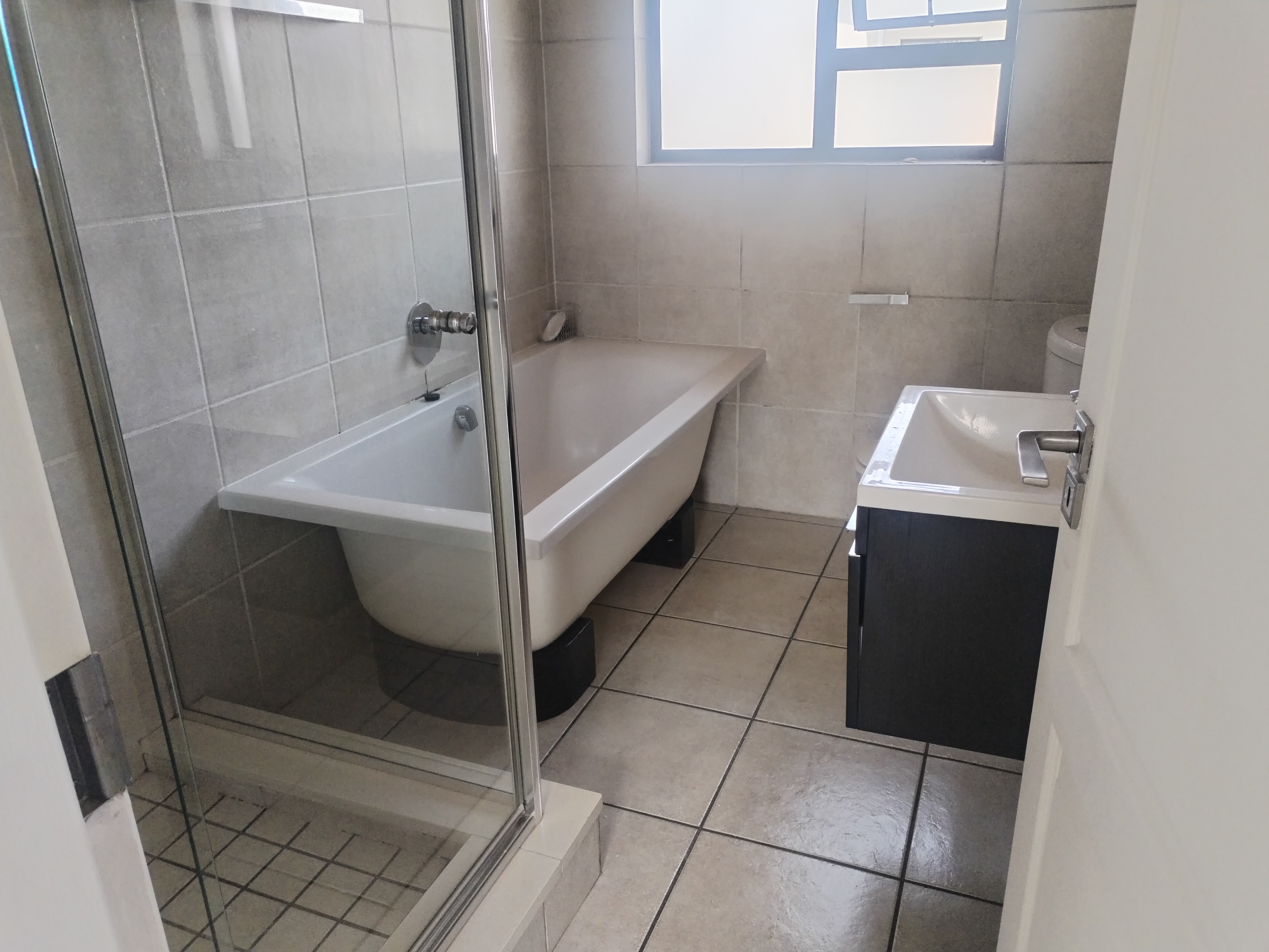 2 Bedroom Property for Sale in Greenstone Gate Gauteng