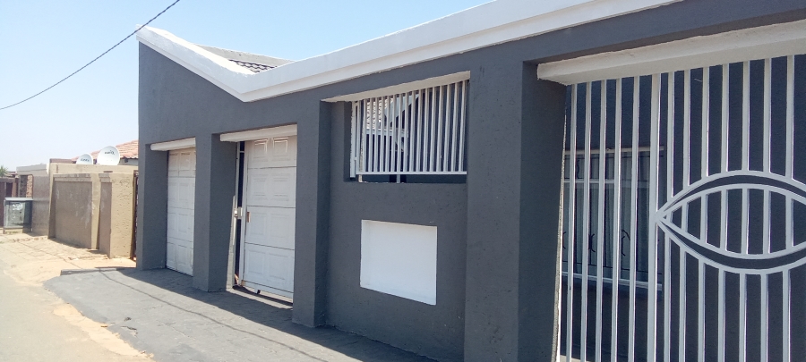 2 Bedroom Property for Sale in Diepkloof Zone 5 Gauteng