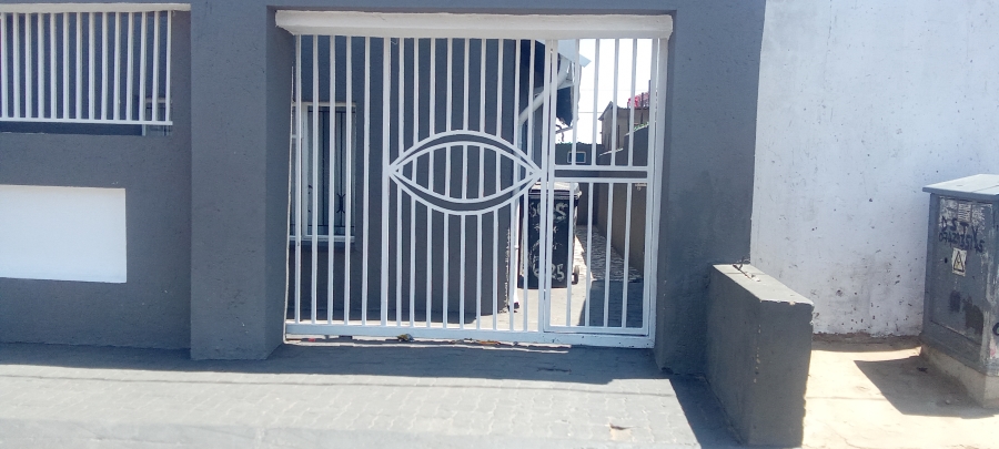 2 Bedroom Property for Sale in Diepkloof Zone 5 Gauteng