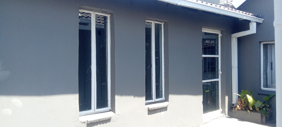 2 Bedroom Property for Sale in Diepkloof Zone 5 Gauteng