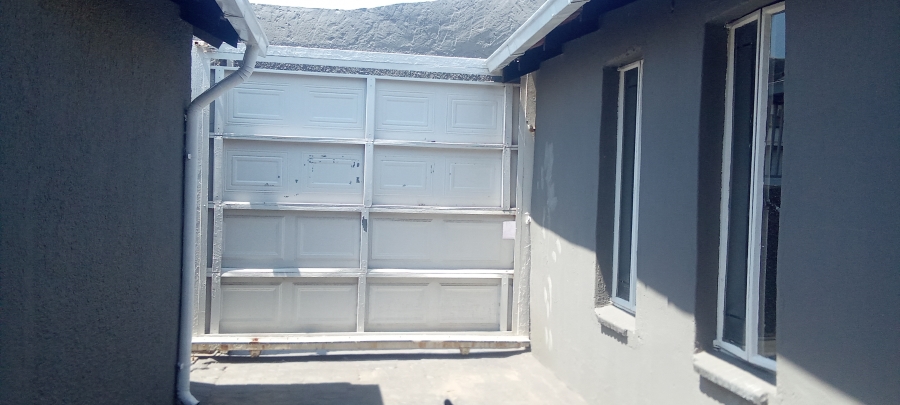 2 Bedroom Property for Sale in Diepkloof Zone 5 Gauteng