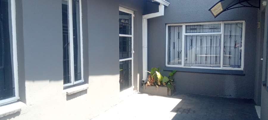 2 Bedroom Property for Sale in Diepkloof Zone 5 Gauteng