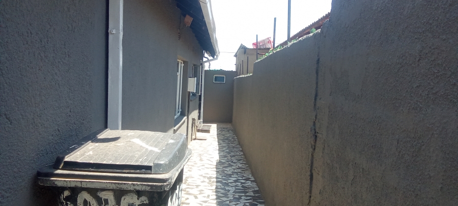 2 Bedroom Property for Sale in Diepkloof Zone 5 Gauteng