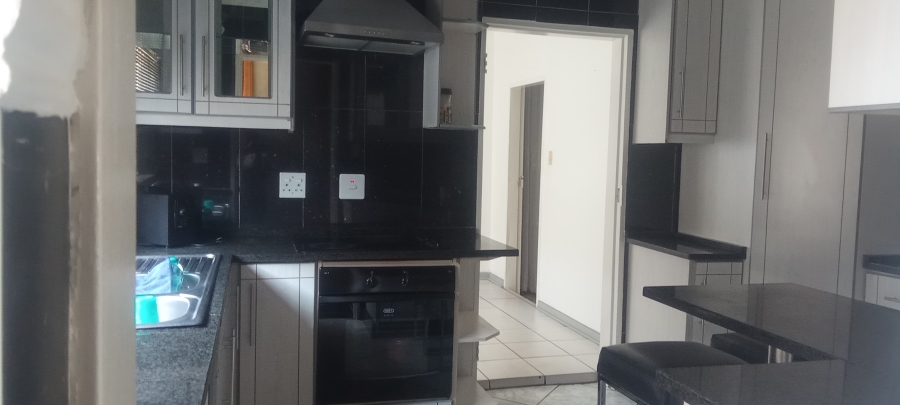 2 Bedroom Property for Sale in Diepkloof Zone 5 Gauteng