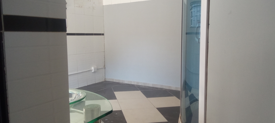 2 Bedroom Property for Sale in Diepkloof Zone 5 Gauteng