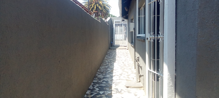 2 Bedroom Property for Sale in Diepkloof Zone 5 Gauteng