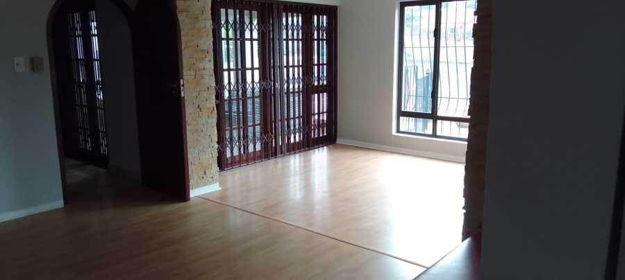 3 Bedroom Property for Sale in Sunningdale Ridge Gauteng